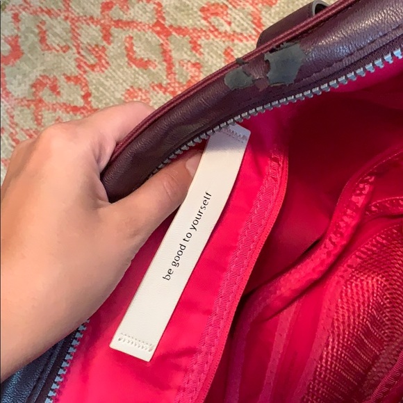 Lululemon carry on! - Picture 4 of 8